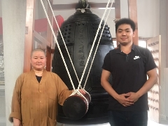佛具工廠,專營佛具用品,佛具批發,銅鐘,銅罄,天公爐,寧德龍興寺住持釋傳緣合影
